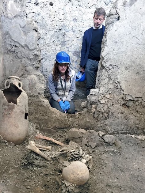 Los arqueólogos hallaron dos nuevos esqueletos en las ruinas de Pompeya.