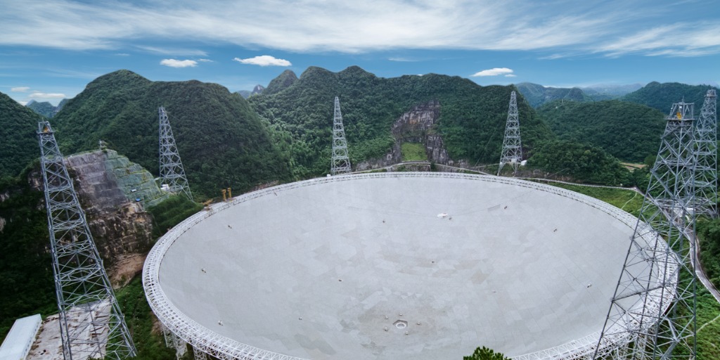 Radiotelescopio FAST, uno de los más grandes del mundo.