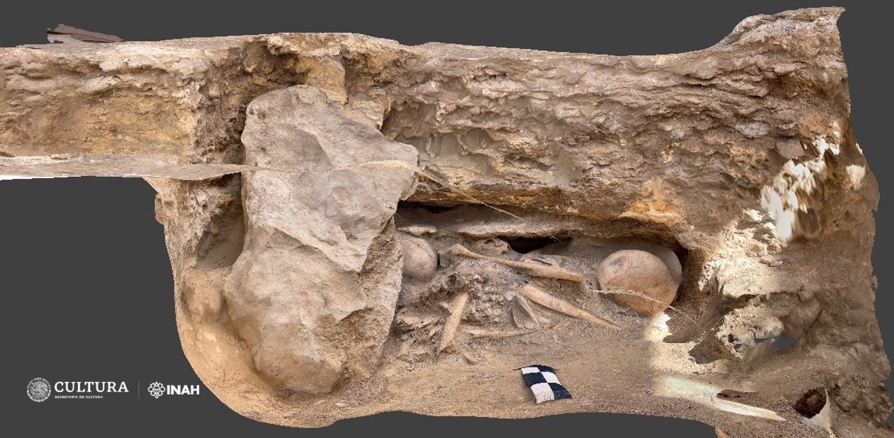 Sección de la tumba mixteca descubierta en San Juan Ixcaquixtla.