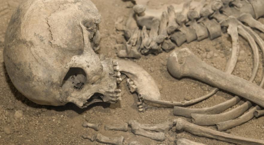 Hallan el esqueleto de un monje encadenado en una iglesia bizantina