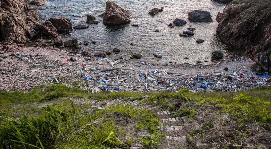Inquietante: encuentran rocas de plástico en una isla de Brasil