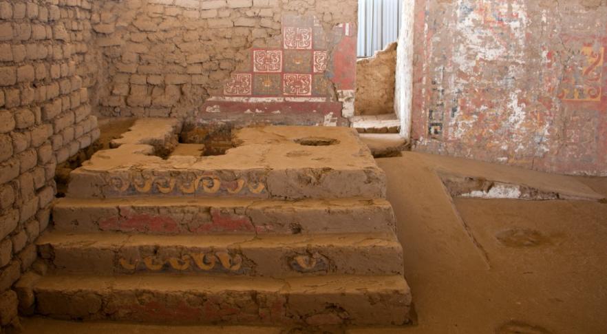 Descubren en Perú murales mochicas de 1400 años de antigüedad