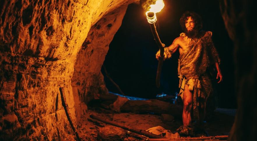 Encuentran en una cueva de Italia “una rara figura” de 7 mil años de antigüedad