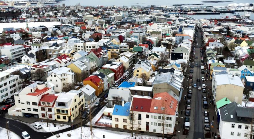 Una ciudad de Islandia debió ser evacuada porque se está partiendo en dos