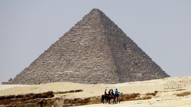 Desafío a la arqueología: misteriosa teoría sobre cómo se erigieron las pirámides egipcias-0