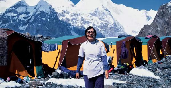 Junko Tabei se convirtió en la 1era mujer en escalar el Monte Everest-0