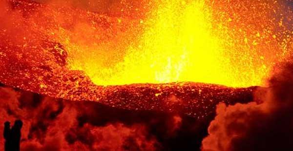 El volcán Laki comienza una erupción de 8 meses que matará a millones de personas-0