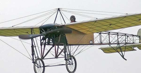 Louis Blériot fue el primero en viajar en aeroplano-0