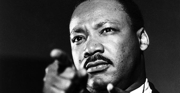 Martin Luther King es condecorado con el Nóbel de la Paz-0