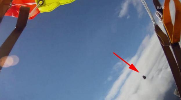 Increíble: Un paracaidista salvó su vida al esquivar milagrosamente un meteorito-0