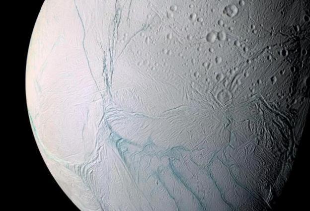 Habría vida en una luna de Saturno-0