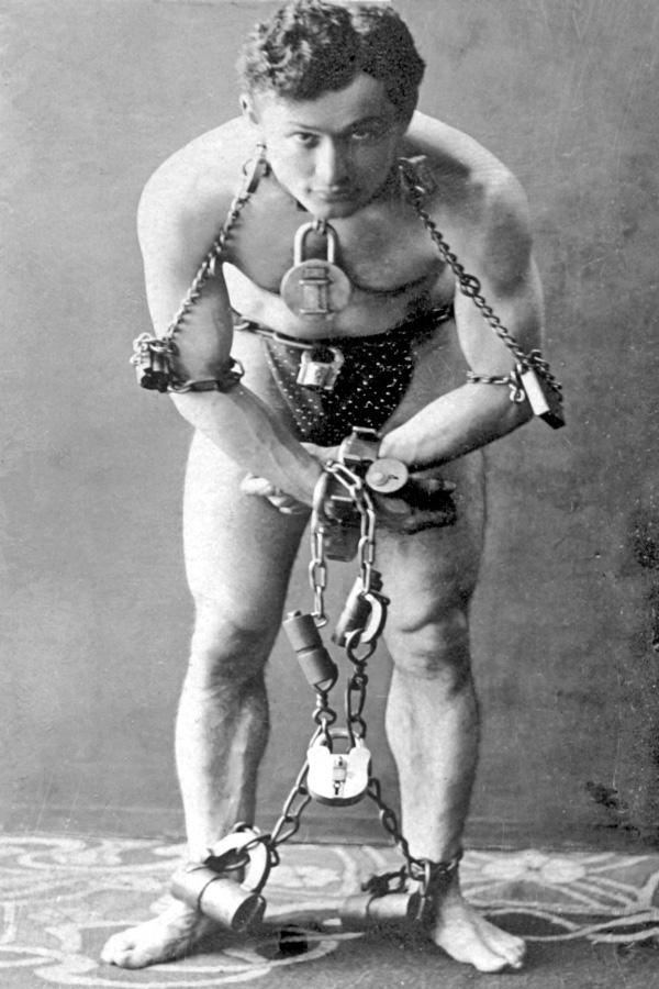 Nace Harry Houdini, mítico escapista e ilusionista estadounidense-0