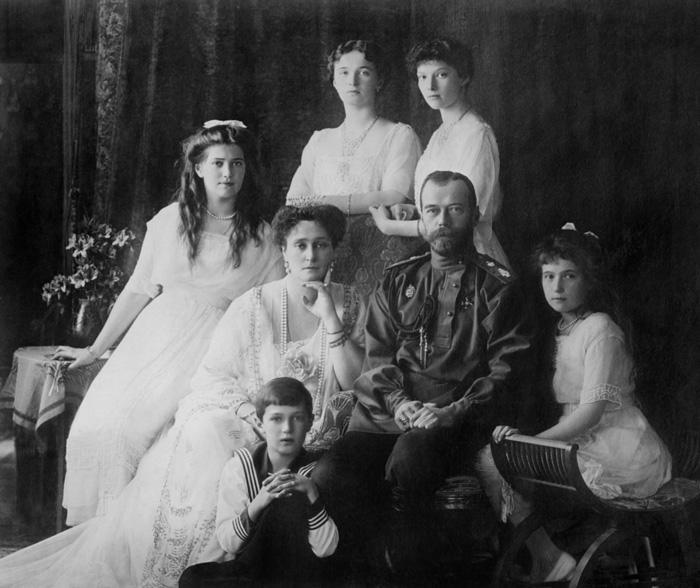 Bolcheviques ejecutan a la familia imperial Romanov-0