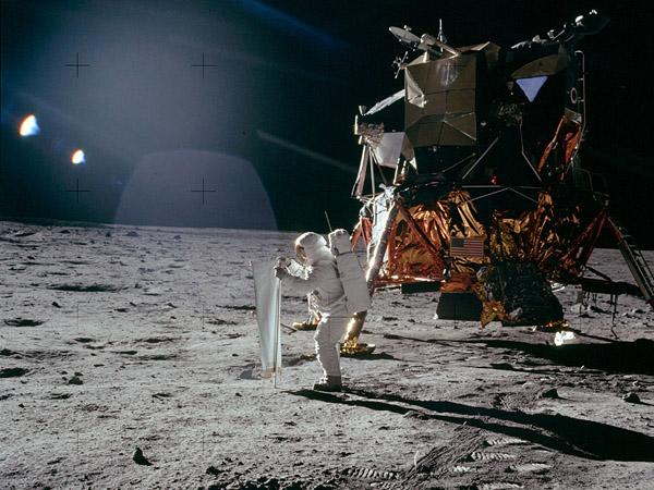 ¿Se acaban las dudas? Un equipo ruso de ingenieros comprobará si los estadounidenses realmente pisaron la Luna-0