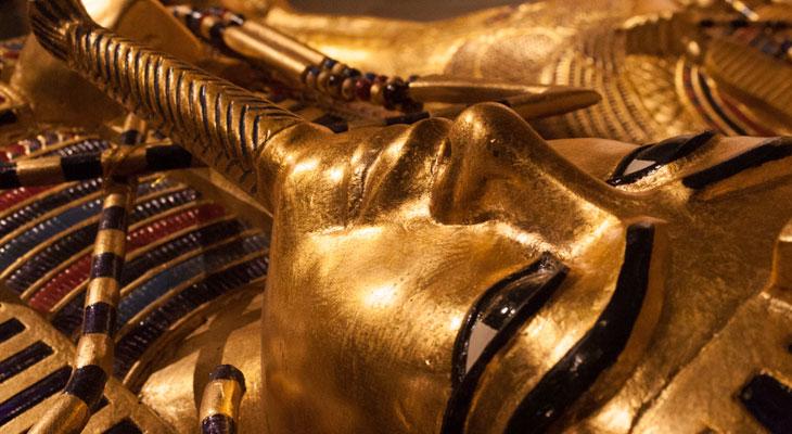 Restauran el sarcófago dorado de Tutankamón-0