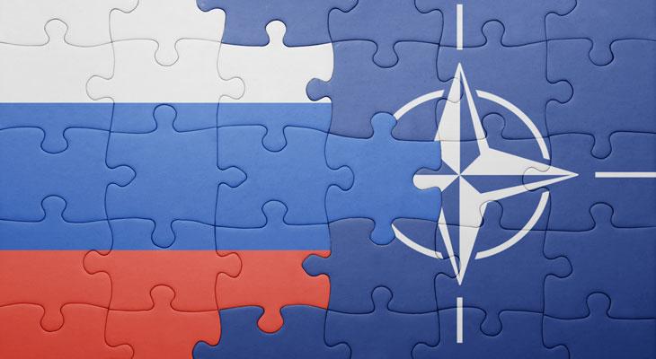 La OTAN y el Pacto de Varsovia firman la paz-0