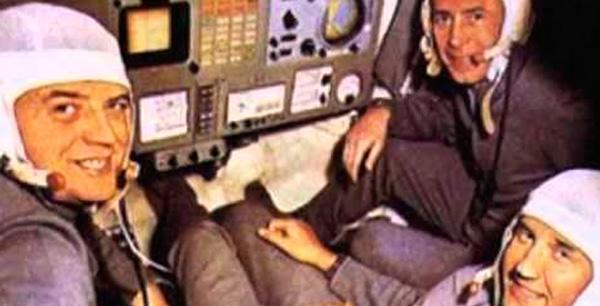 El enigma de los astronautas que aterrizaron muertos y sonriendo-0