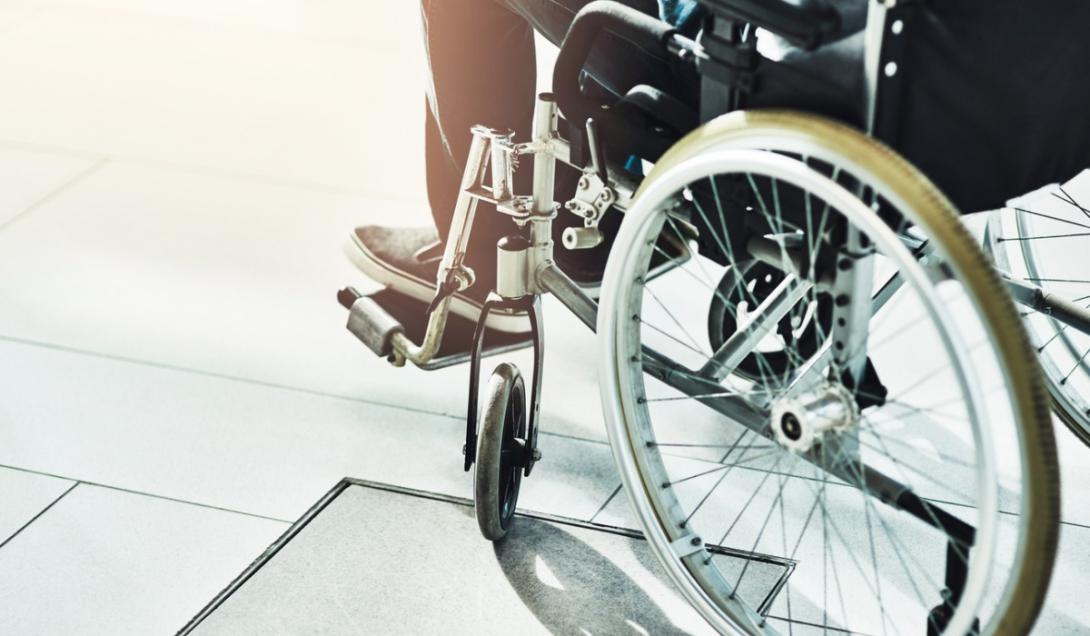 Un hombre paralítico vuelve a caminar gracias a un implante experimental-0