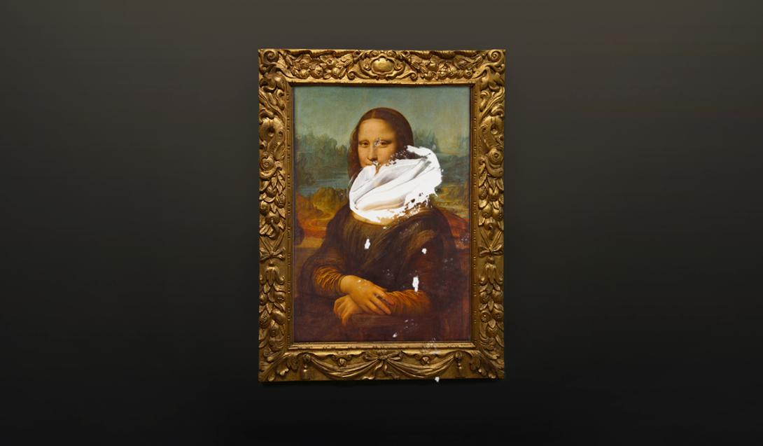 Susto en el Museo del Louvre: arrojaron una torta a la Mona Lisa de da Vinci-0