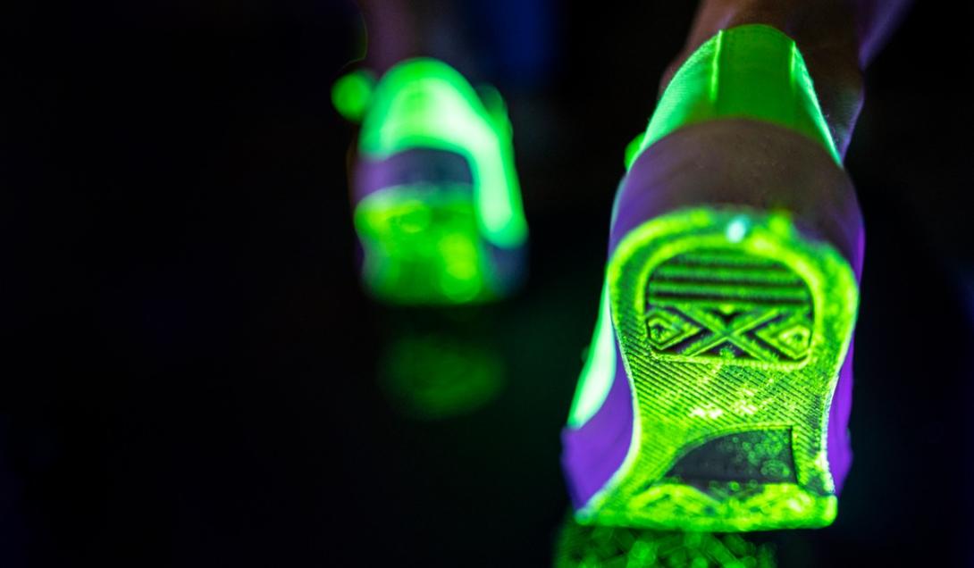 Crean zapatos con inteligencia artificial que duplican la velocidad al caminar (VIDEO)-0