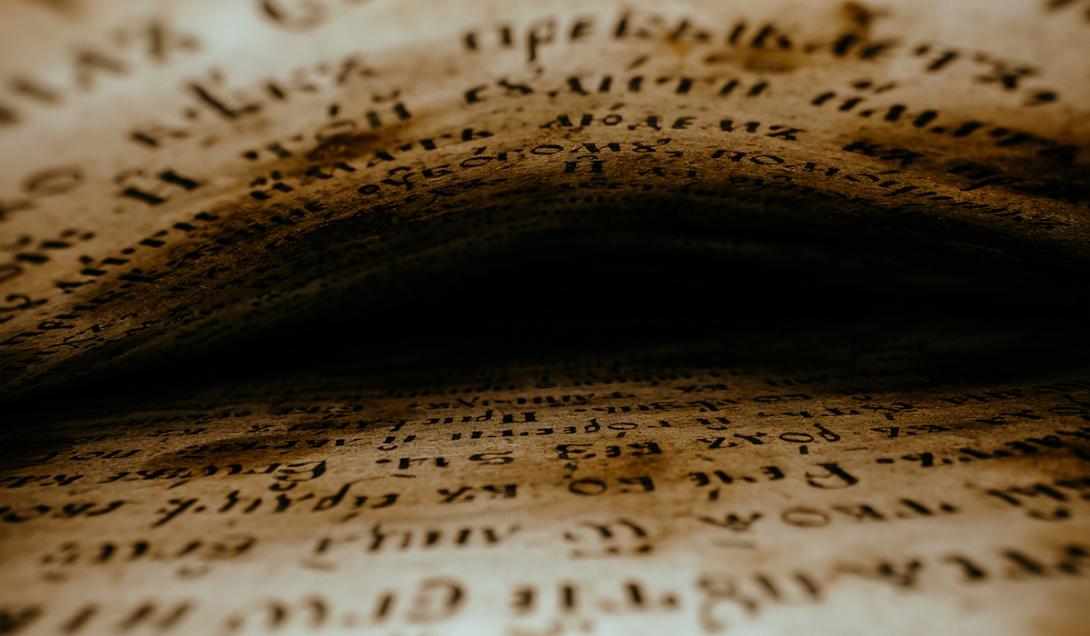 La IA descubre un mensaje oculto en un papiro carbonizado de 2 mil años-0