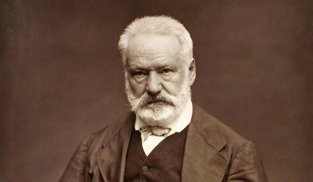 Fallece el escritor Victor Hugo-0